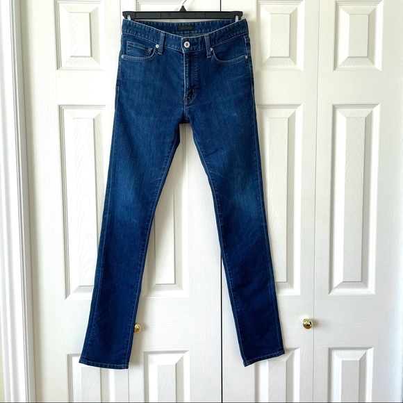 3/$30 Uniqlo Men’s Blue Jeans W28 - Picture 1 of 11